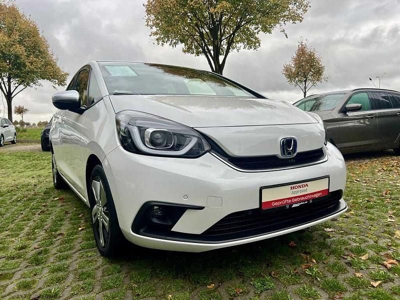 Gebraucht Honda Jazz Executive 98 PS (72 kW) 2023 Platinum white pearl Kleinwagen