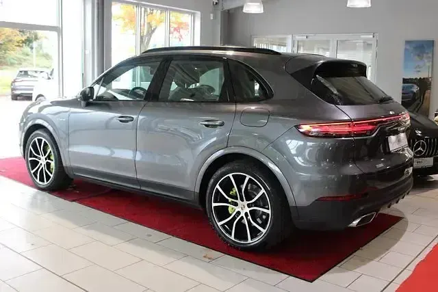 Gebraucht Porsche Cayenne 462 PS (339 kW) 2021 Grau SUV
