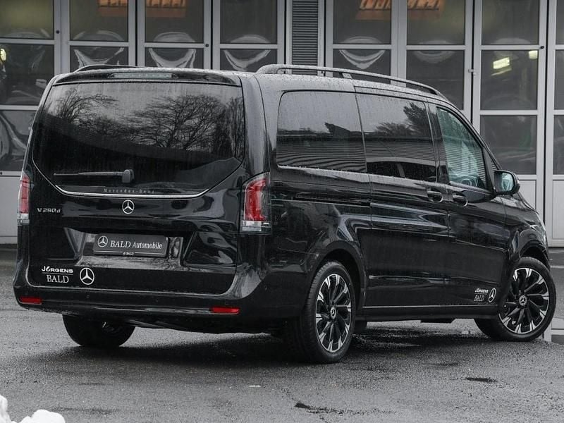Gebraucht Mercedes V250 Style 190 PS (139 kW) 2026 Schwarz Van / Kleinbus