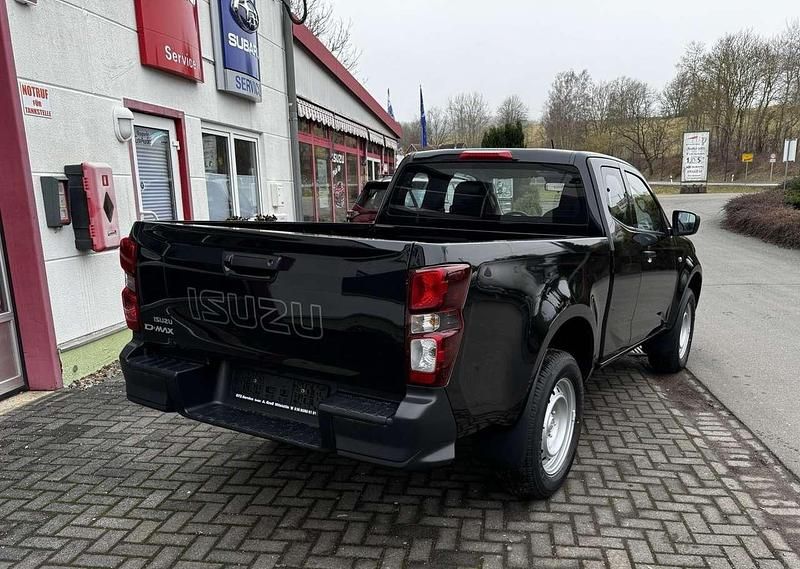 Neu Isuzu D-Max 163 PS (119 kW) 2026 Onyx black Pickup