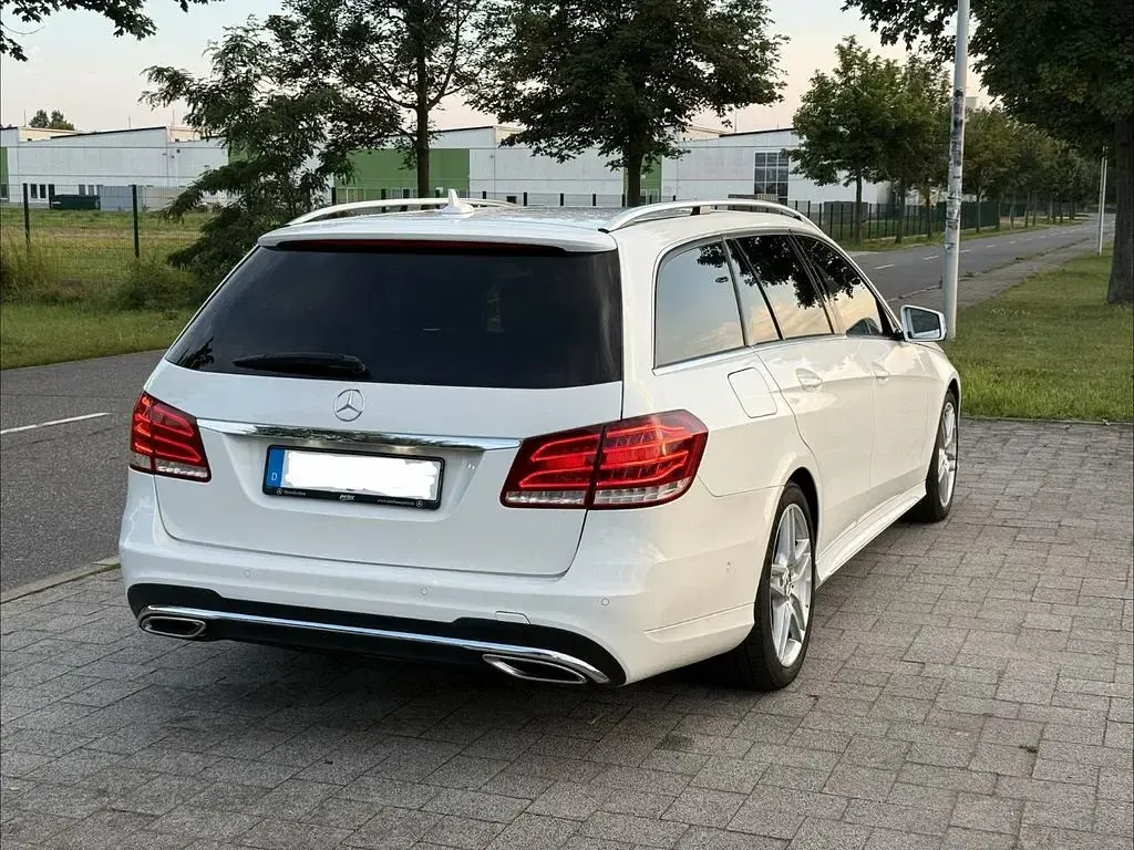 Gebraucht Mercedes E250 Avantgarde 204 PS (150 kW) 2013 Weiß Limousine