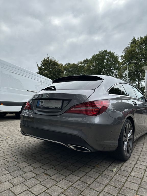 Gebraucht Mercedes CLA180 Shooting Brake 122 PS (89 kW) 2017 Schwarz Kombi