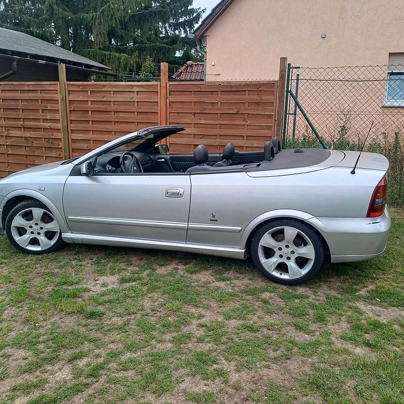 Silber Gebraucht 2001 Opel Astra Cabriolet Cabrio | 1.999 € - Bild 1/4