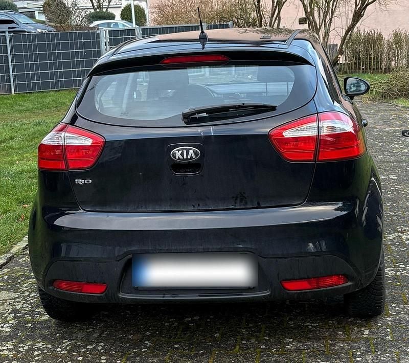 Gebraucht Kia Rio 86 PS (63 kW) 2012 Schwarz Kleinwagen