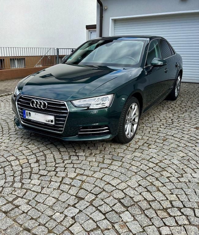 Gebraucht Audi A4 Design 190 PS (139 kW) 2017 Grün Limousine