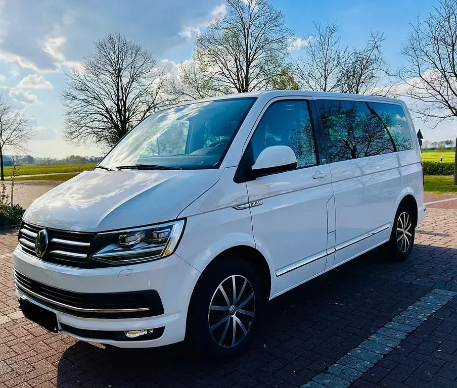 Usata VW Multivan Generation Six 150 CV (110 kW) 2020 Bianco Monovolume