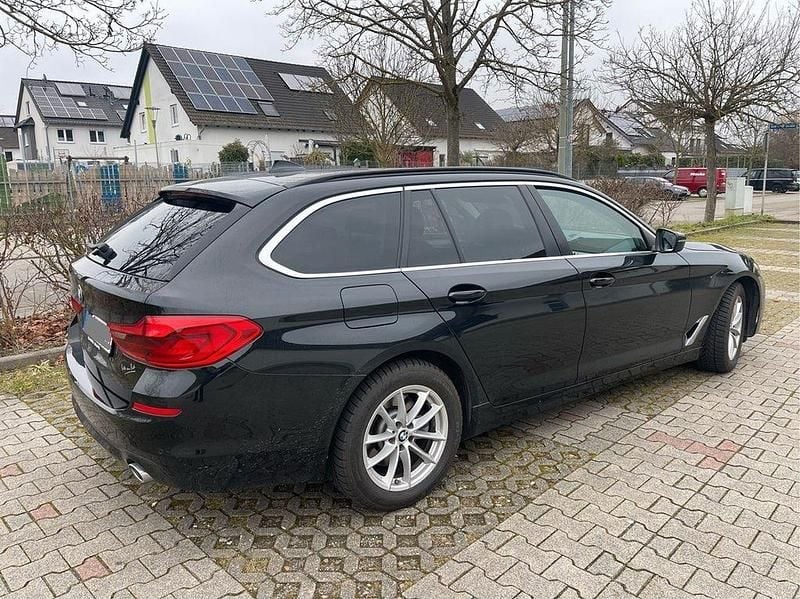 Gebraucht BMW 520 Sport Line 190 PS (139 kW) 2019 Schwarz Kombi