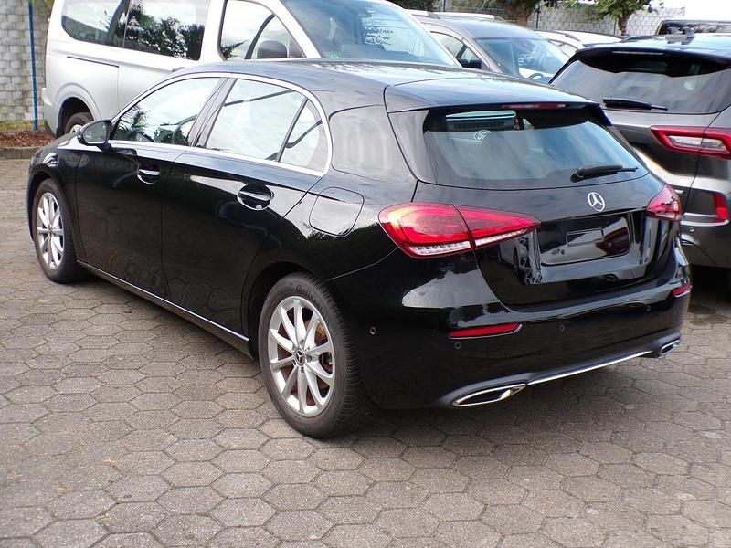 Gebraucht Mercedes A200 Progressive 163 PS (119 kW) 2018 Schwarz
