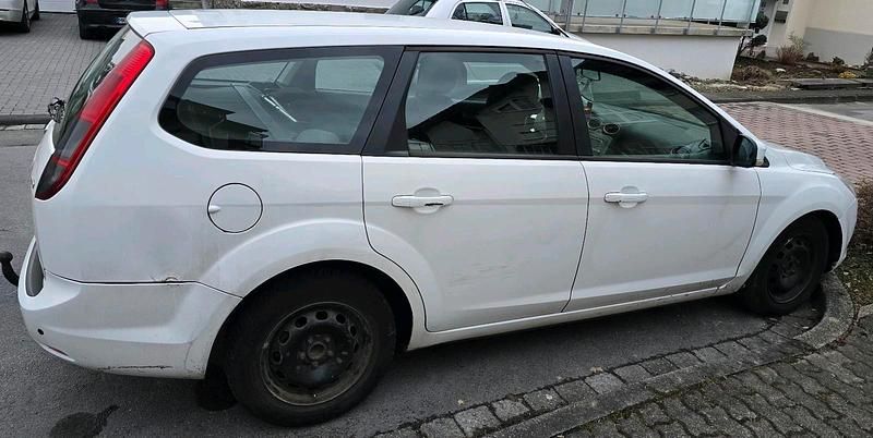 Gebraucht Ford Focus 109 PS (80 kW) 2008 Weiß Kombi