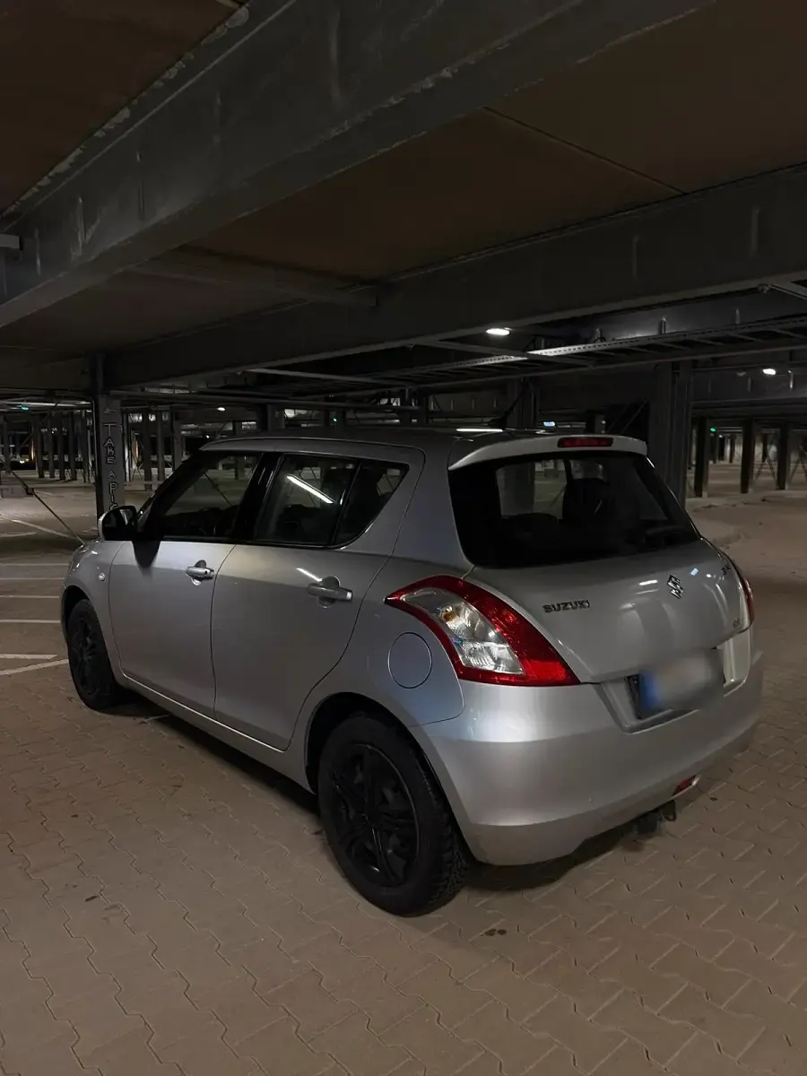 Gebraucht Suzuki Swift 94 PS (69 kW) 2012 Silber Kleinwagen