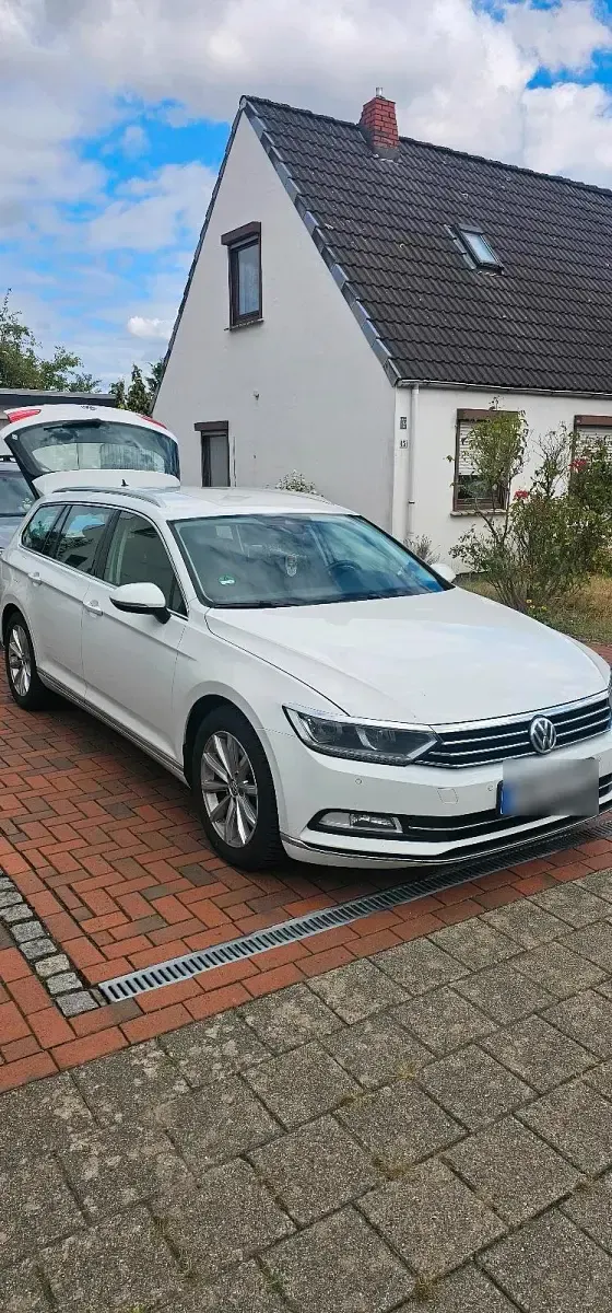 Gebraucht VW Passat 150 PS (110 kW) 2018 Weiß Kombi