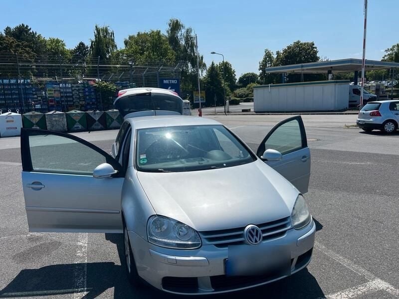 Silber Gebraucht 2006 VW Golf V Limousine | 4.200 € (Fairer Preis) - Bild 1/4