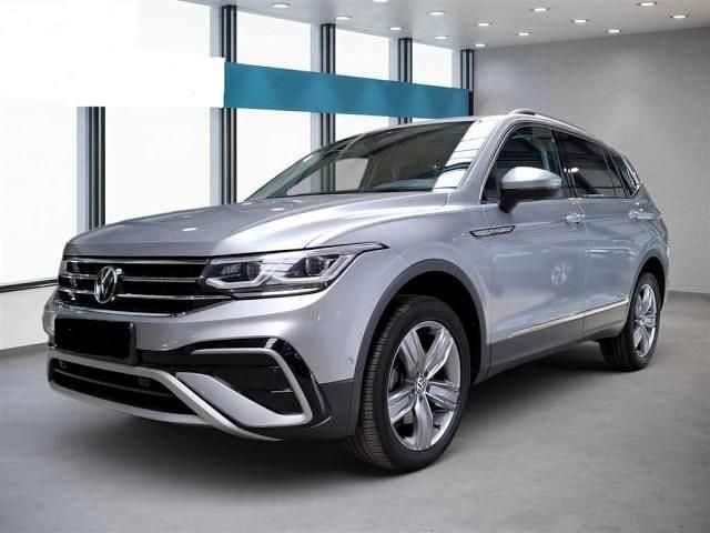 Gebraucht VW Tiguan Allspace Elegance 245 PS (180 kW) 2023 Silber SUV