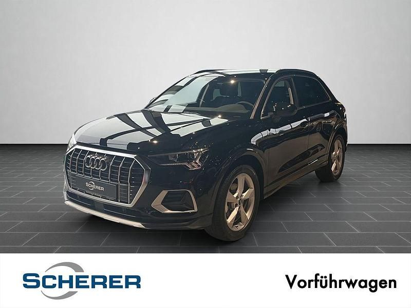 Mythosschwarz metallic Gebraucht 2025 Audi Q3 Ambiente SUV | 44.460 € (Etwas zu teuer) - Bild 1/4