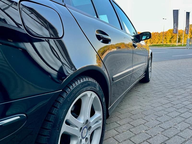 Schwarz Gebraucht 2003 Mercedes E500 Kombi | 7.999 € (Etwas zu teuer) - Bild 1/4