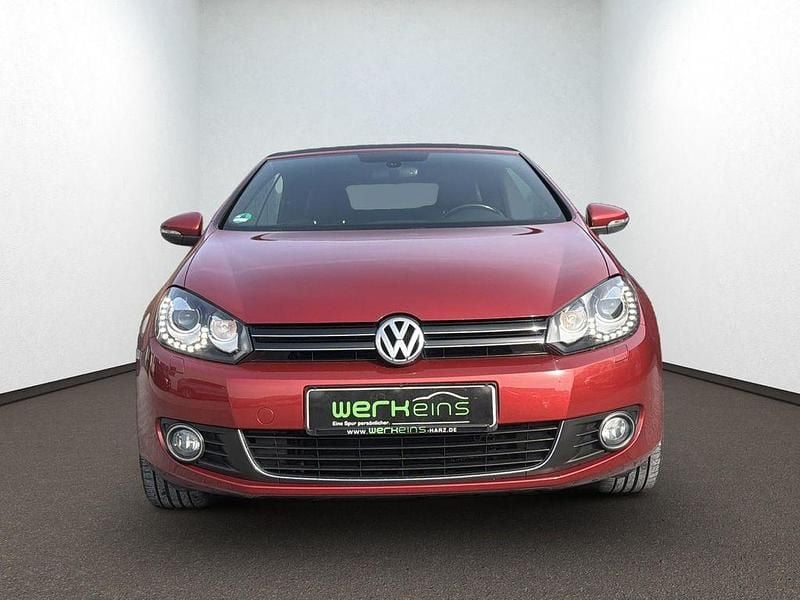 Second-hand VW Golf 105 CP (77 kW) 2011 Roșu Cabrio
