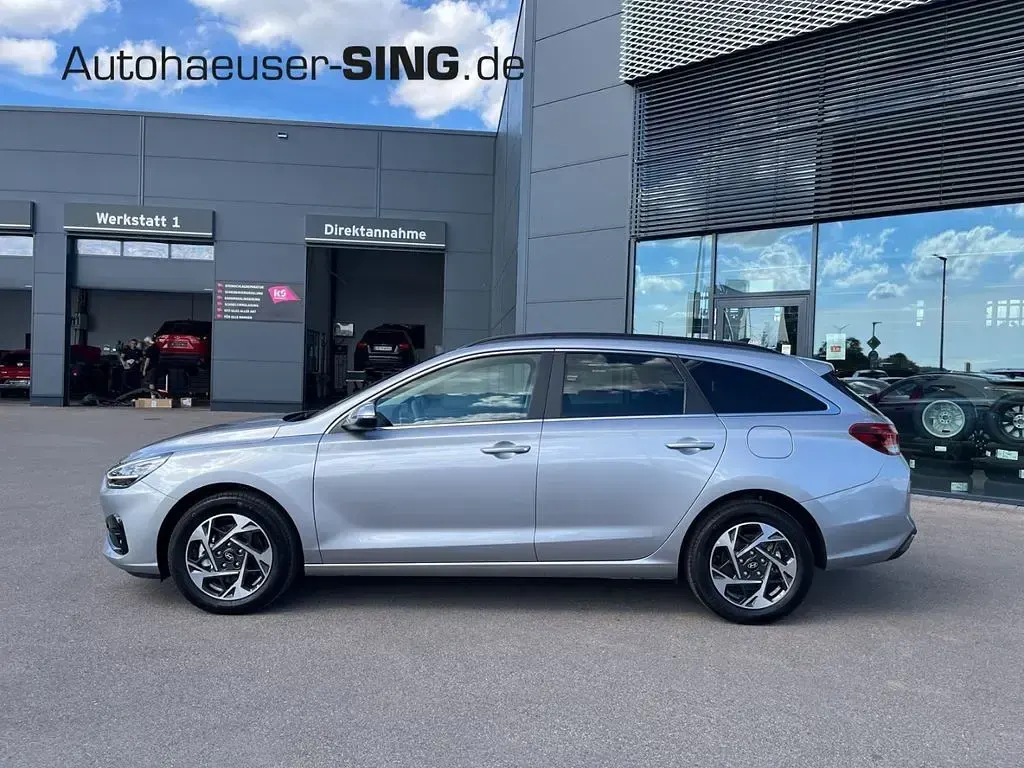 Neu Hyundai i30 150 PS (110 kW) 2026 Silber Kombi