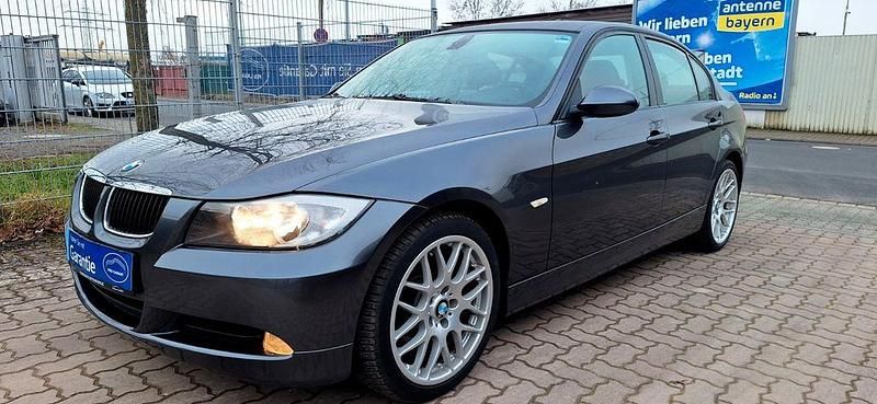 Gebraucht BMW 318 129 PS (94 kW) 2007 Grau Limousine