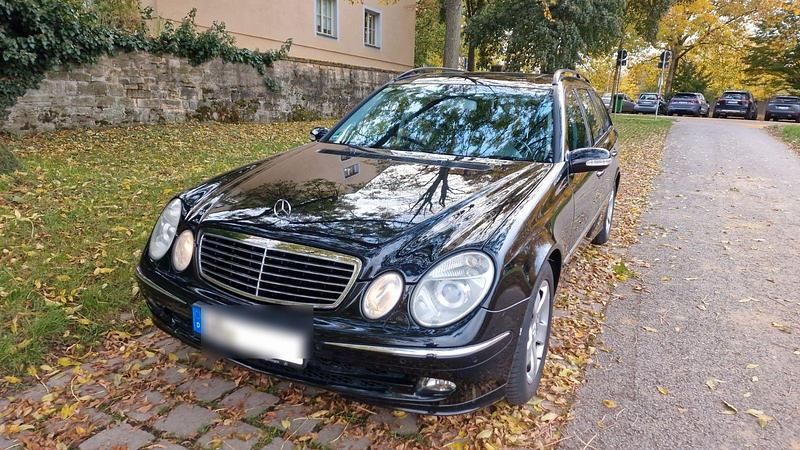Schwarz Gebraucht 2005 Mercedes E280 Avantgarde Kombi | 4.400 € (Guter Preis) - Bild 1/1