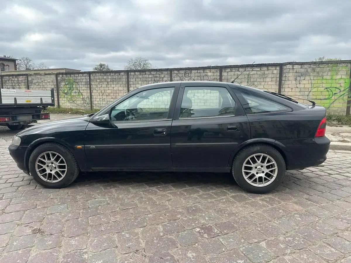 Gebraucht Opel Vectra 75 PS (55 kW) 1999 Schwarz Limousine