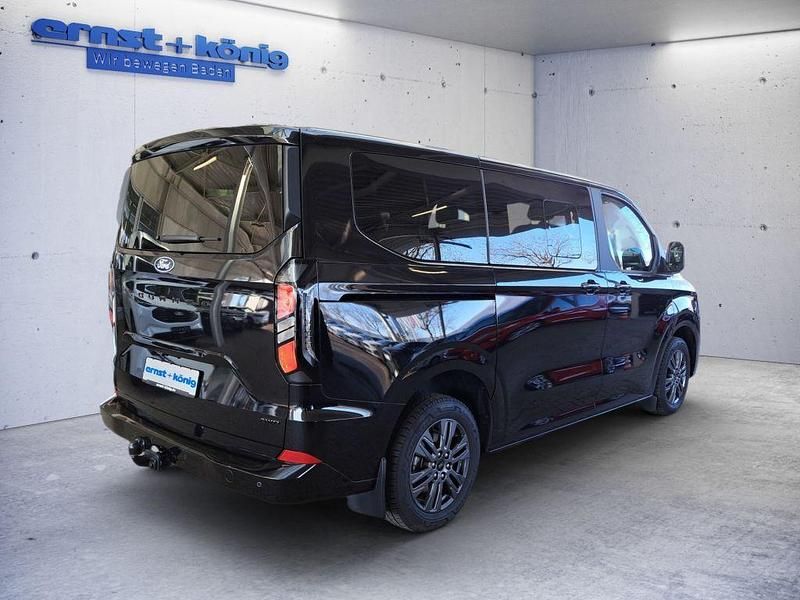 Gebraucht Ford Tourneo Titanium 136 PS (100 kW) 2025 Schwarz Van / Kleinbus