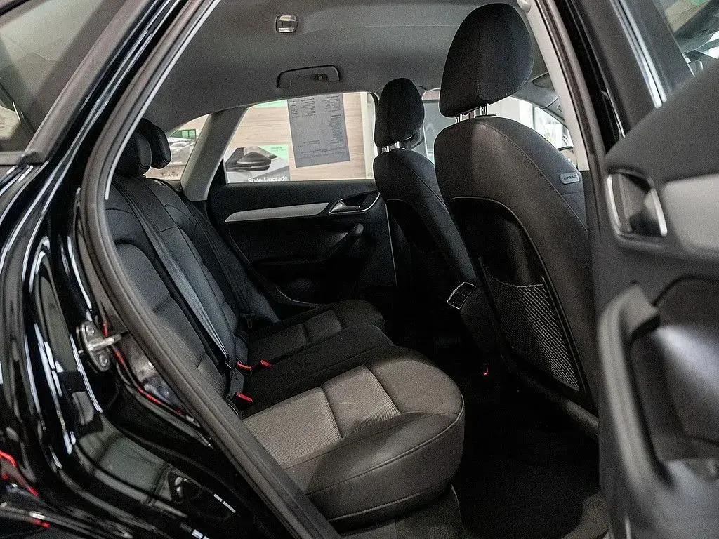 Gebraucht Audi Q3 Sport 150 PS (110 kW) 2017 Brillantschwarz SUV