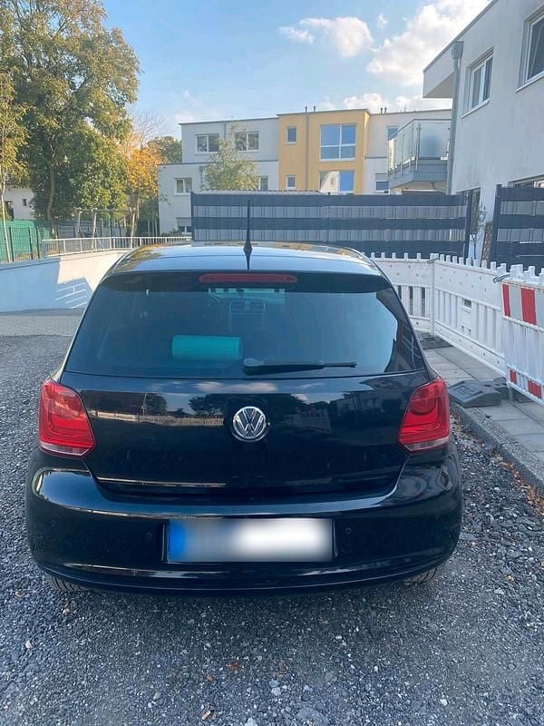 Gebraucht VW Polo 90 PS (66 kW) 2014 Schwarz Limousine