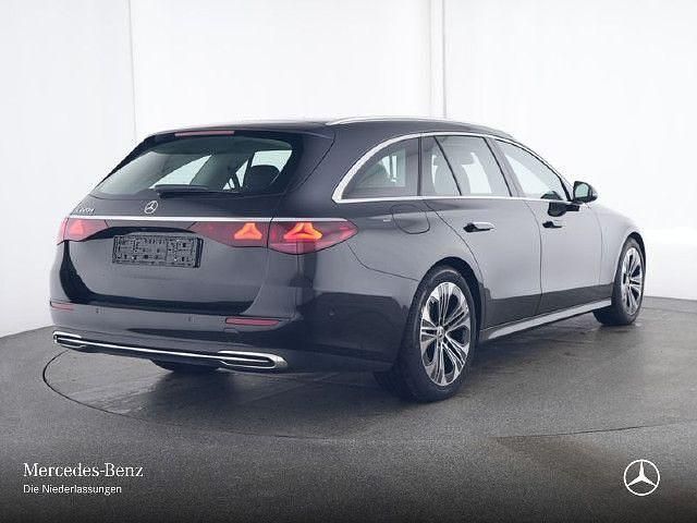 Schwarz Gebraucht 2024 Mercedes E220 Avantgarde Limousine | 46.980 € (Superpreis) - Bild 1/4