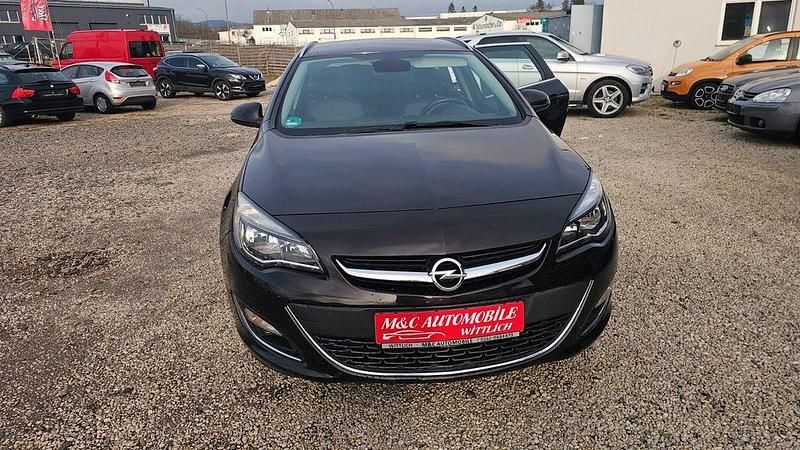 Gebraucht Opel Astra Exklusiv 140 PS (102 kW) 2015 Braun Kombi