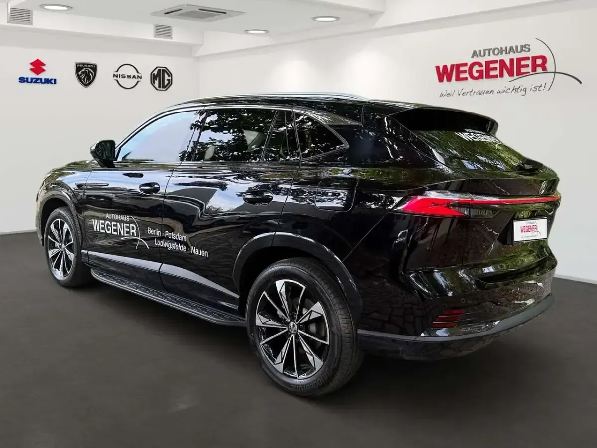 Używany MG HS Luxury 272 KM (200 kW) 2025 Czarny SUV