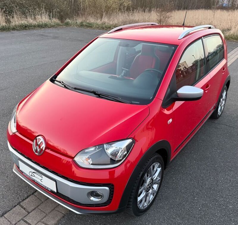 Rot Gebraucht 2014 VW cross up! Kleinwagen | 8.750 € (Fairer Preis) - Bild 1/4