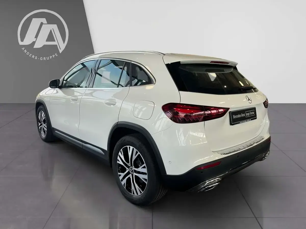 Gebraucht Mercedes GLA180 Progressive 136 PS (100 kW) 2025 Weiß unilack polarweiß SUV