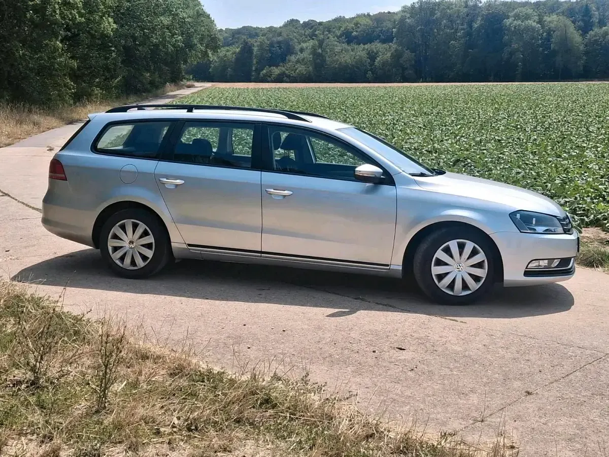 Gebraucht VW Passat 140 PS (102 kW) 2013 Silber Kombi