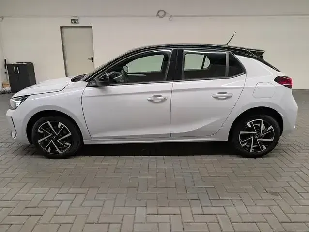 Gebraucht Opel Corsa 101 PS (74 kW) 2025 Kristallsilbermet. Kleinwagen
