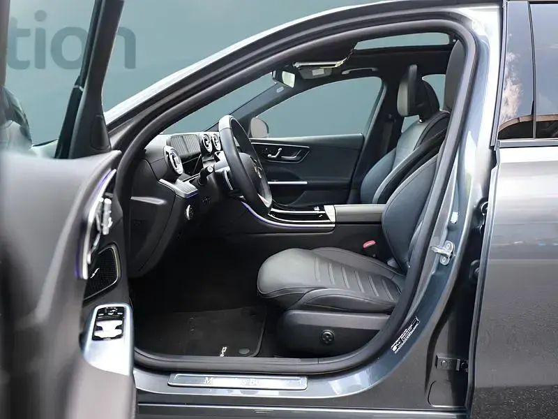 Gebraucht Mercedes C300 197 PS (144 kW) 2025 Grau Limousine