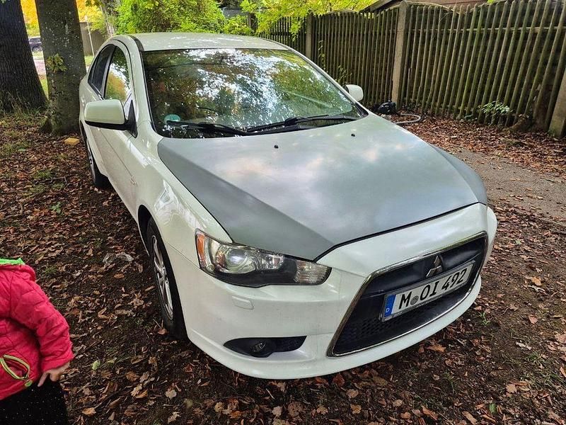 Weiß Gebraucht 2012 Mitsubishi Lancer Instyle Limousine | 2.800 € (Teuer) - Bild 1/4