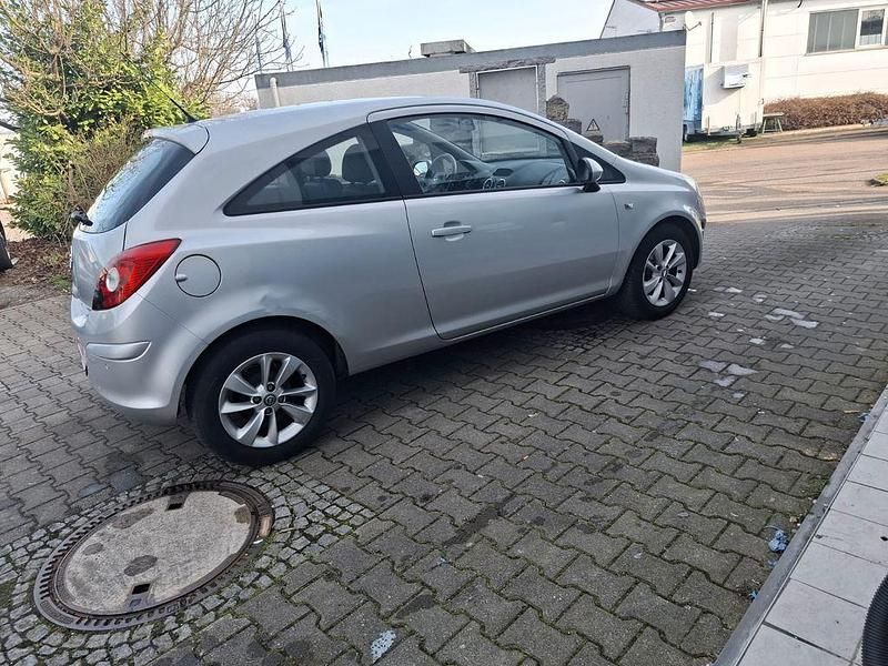 Gebraucht Opel Corsa Energy 69 PS (50 kW) 2014 Silber Kleinwagen