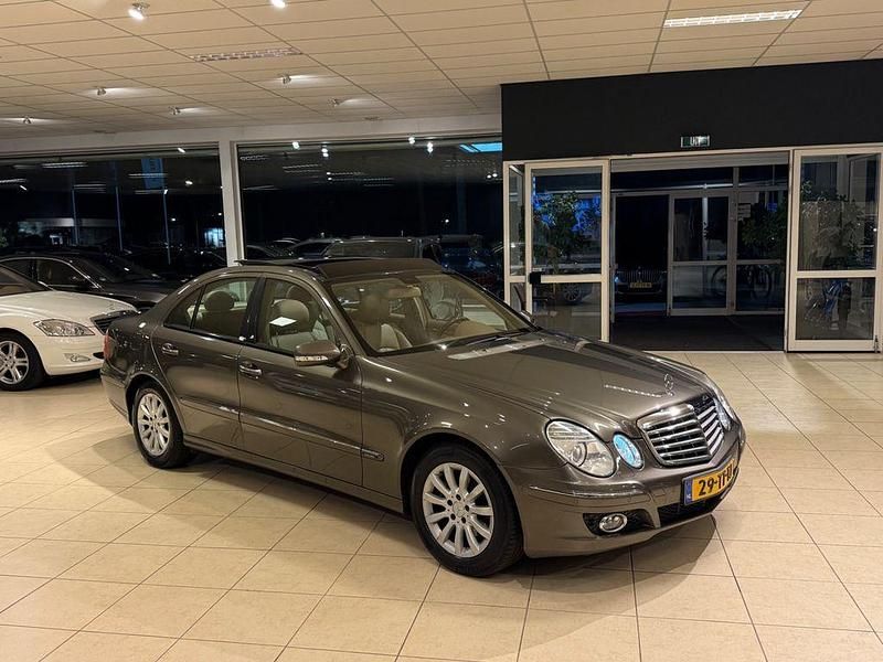 Gebraucht Mercedes E320 224 PS (164 kW) 2007 Grau Limousine