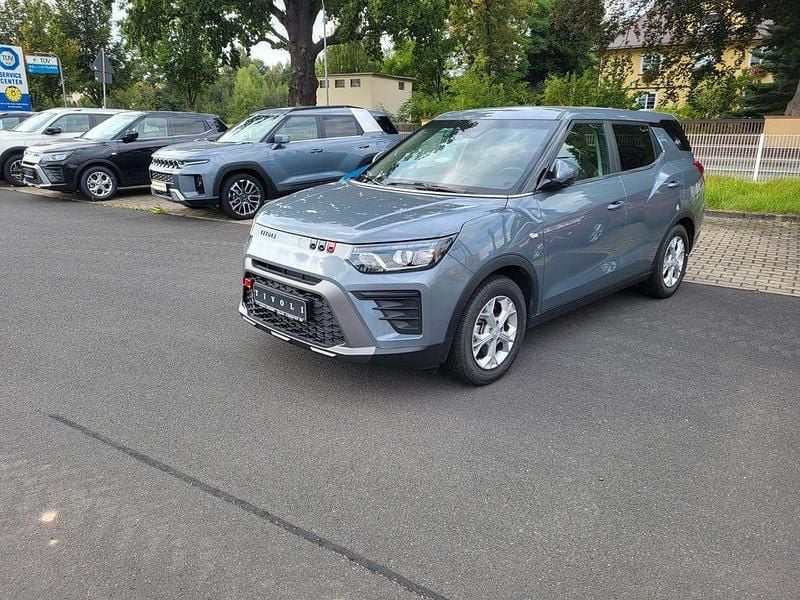 Platinum grey Gebraucht 2024 Ssangyong Tivoli SUV | 19.990 € (Fairer Preis) - Bild 1/4