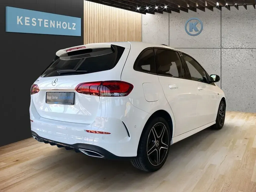 Gebraucht Mercedes B250e AMG line 160 PS (117 kW) 2021 Polarweiß uni Kleinwagen