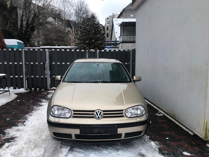 Gold Gebraucht 2001 VW Golf Limousine | 500 € (Superpreis) - Bild 1/4