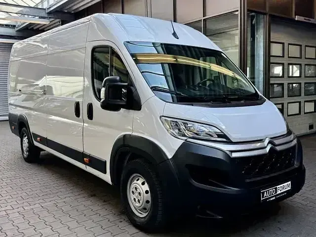 Używany Citroën Jumper 140 KM (102 kW) 2024 Biały Minivan