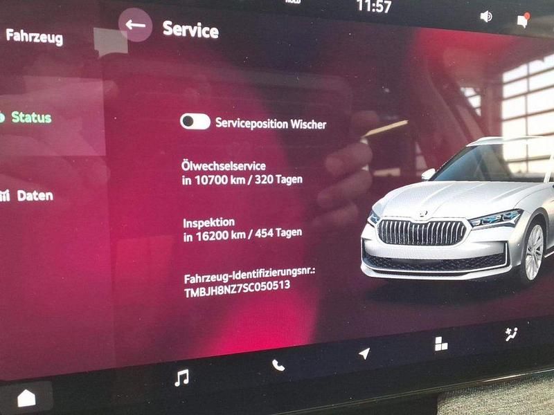Gebraucht Skoda Superb Selection 150 PS (110 kW) 2025 Graphitegrau Kombi