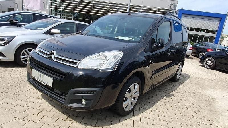 Schwarz Gebraucht 2016 Citroën Berlingo Shine Van / Kleinbus | 6.710 € (Guter Preis) - Bild 1/4