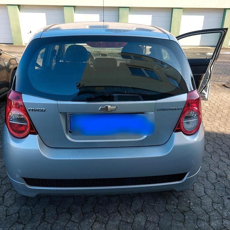 Gebraucht Chevrolet Aveo 84 PS (61 kW) 2010 Silber Kleinwagen
