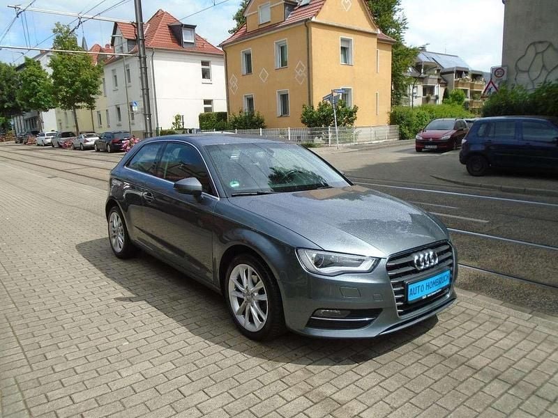 Grau Gebraucht 2013 Audi A3 Sport Limousine | 8.990 € (Fairer Preis) - Bild 1/4