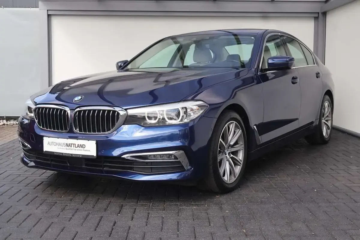 Gebraucht BMW 520 Luxury Line 190 PS (139 kW) 2019 Mediterranblau metallic Limousine
