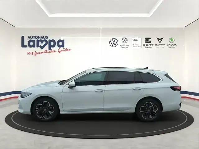 Gebraucht VW Passat IQ Drive 150 PS (110 kW) 2024 Weiss Kombi
