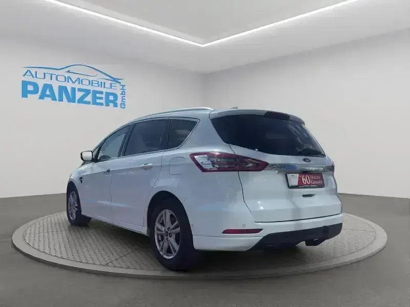 Gebraucht Ford S-MAX Titanium 150 PS (110 kW) 2022 Weiß Van / Kleinbus