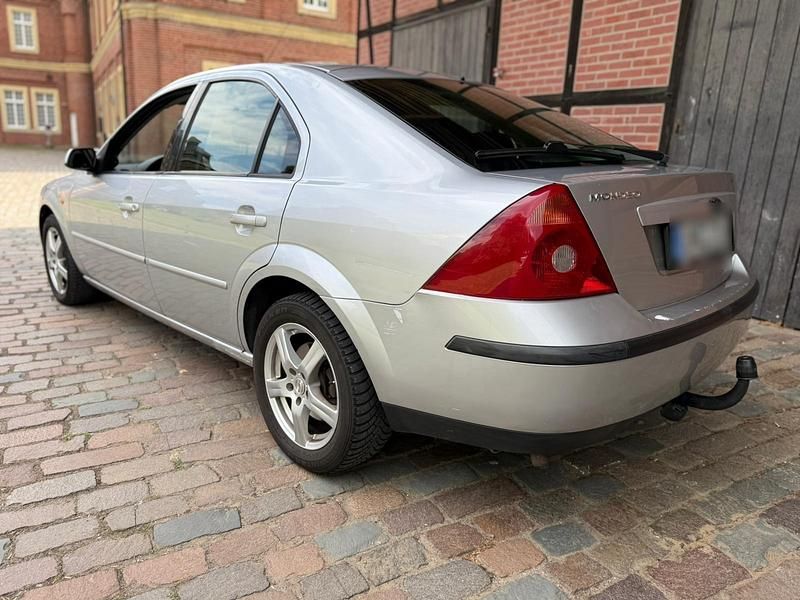 Silber Gebraucht 2002 Ford Mondeo Limousine | 700 € (Superpreis) - Bild 1/4